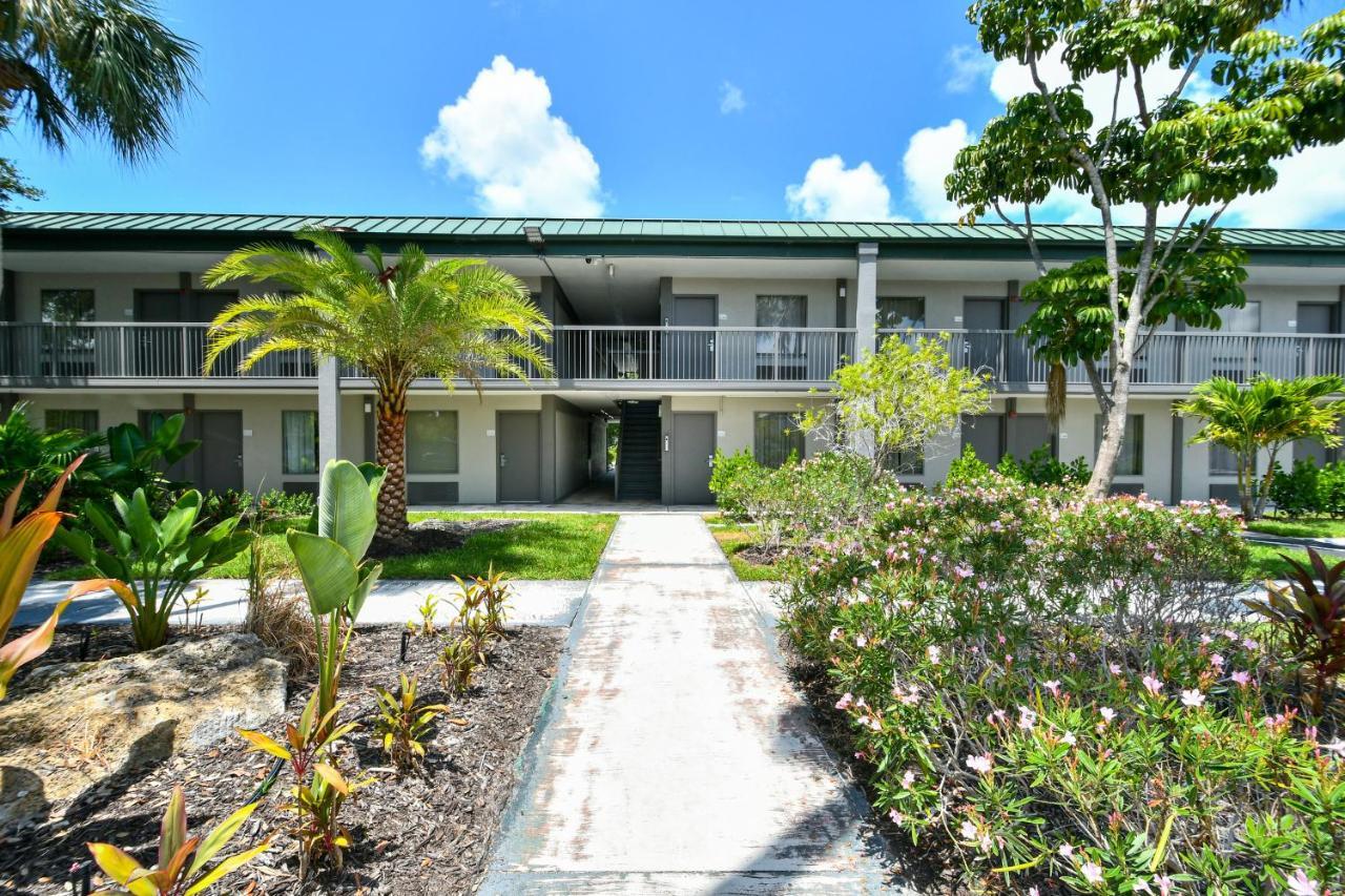 Sarasota Cay Club #612 - Heated Pool, Bunk Beds, Huge Tv, Tiki Bar, More! South Bradenton Extérieur photo