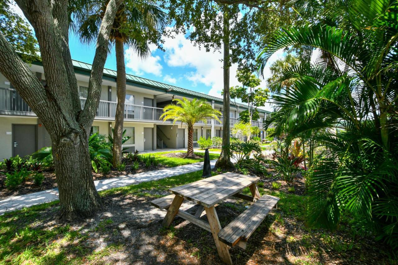 Sarasota Cay Club #612 - Heated Pool, Bunk Beds, Huge Tv, Tiki Bar, More! South Bradenton Extérieur photo